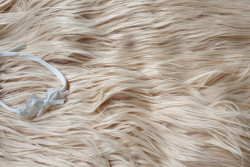 Backdrop faux fur beige