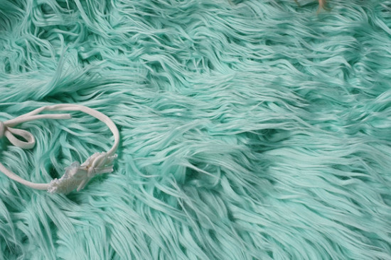 Backdrop faux fur mint