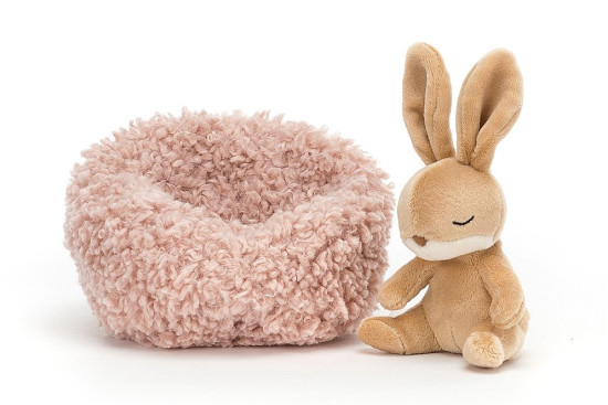 Konijnen knuffeltje in mandje Konijnen knuffeltje in mandje