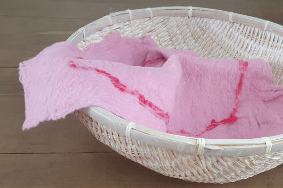 Handgevilte layer roze