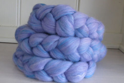 Newborn posing braid lavendel