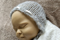 Propsetje grijs mutsje met wrap
