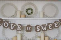 Slinger met tekst Love is Sweet